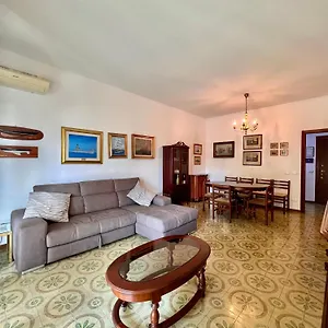 https://betti-21.hotelitalianriviera.com